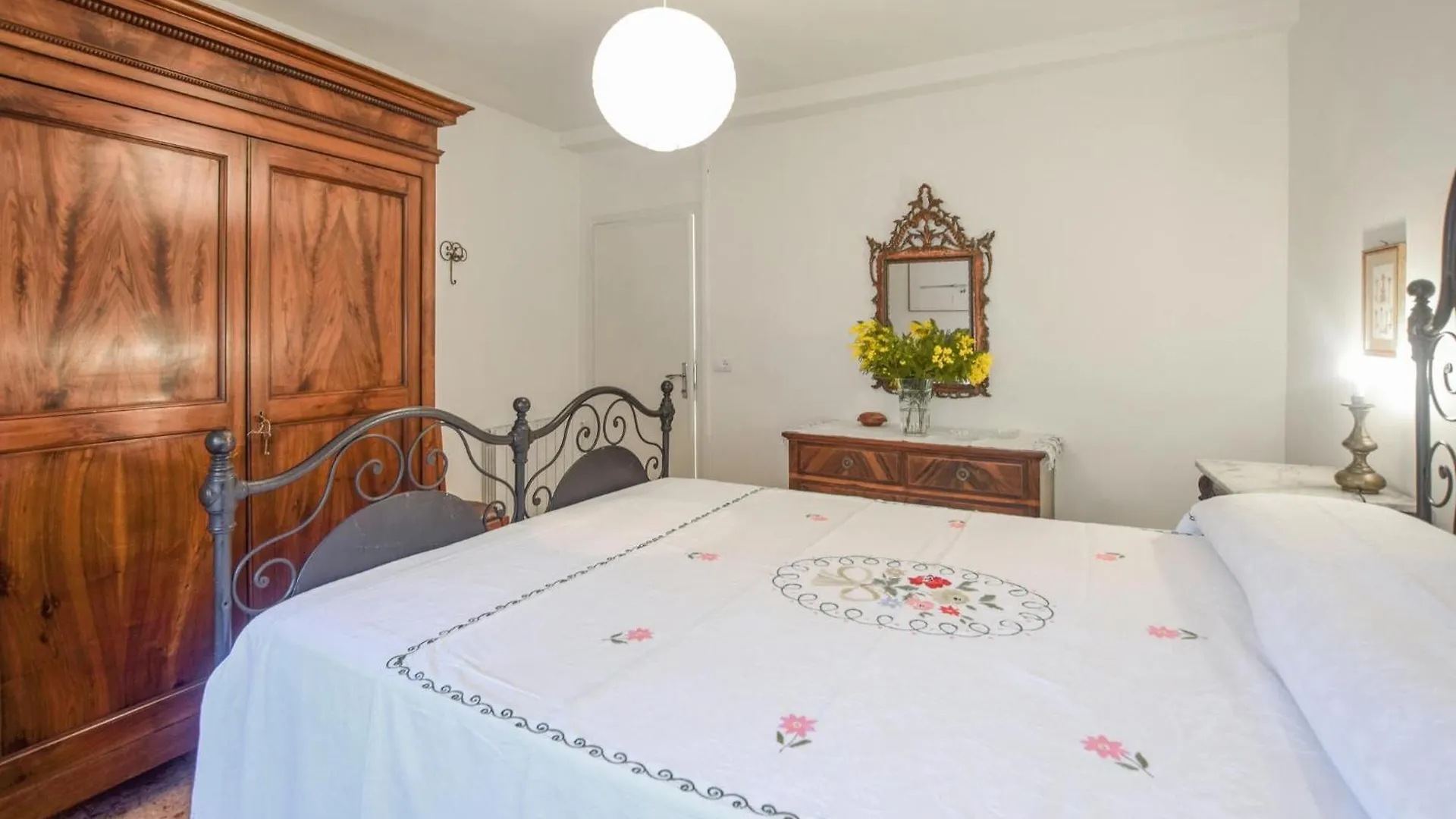 Amazing Home In Casoli With House A Mountain View Nyaraló